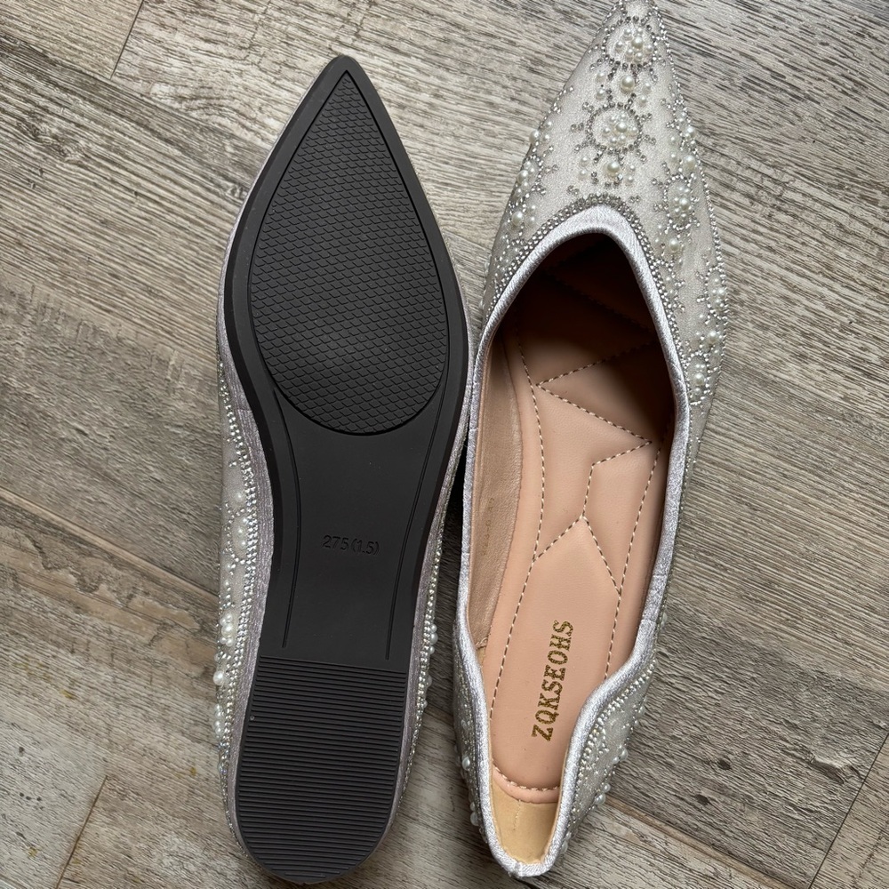 Elegant Women's Embellished Flats
